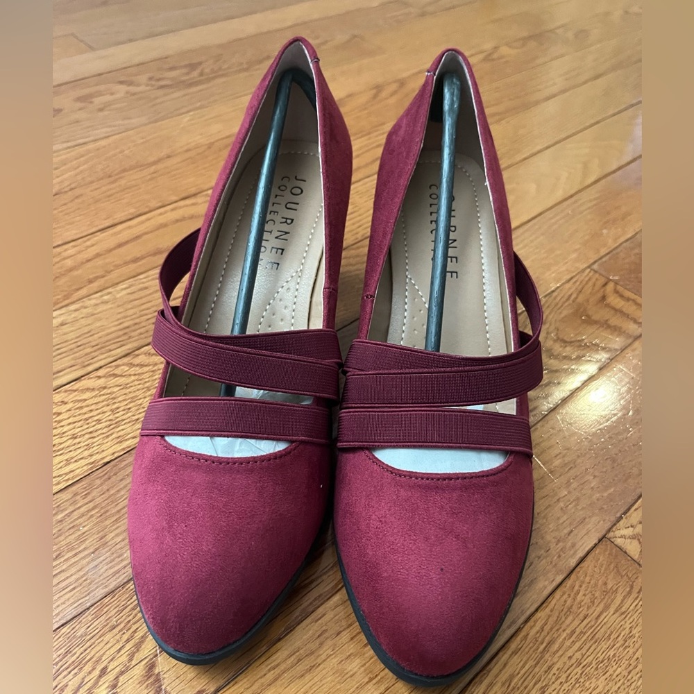 Journee Collection Wine Red Elastic Heels
